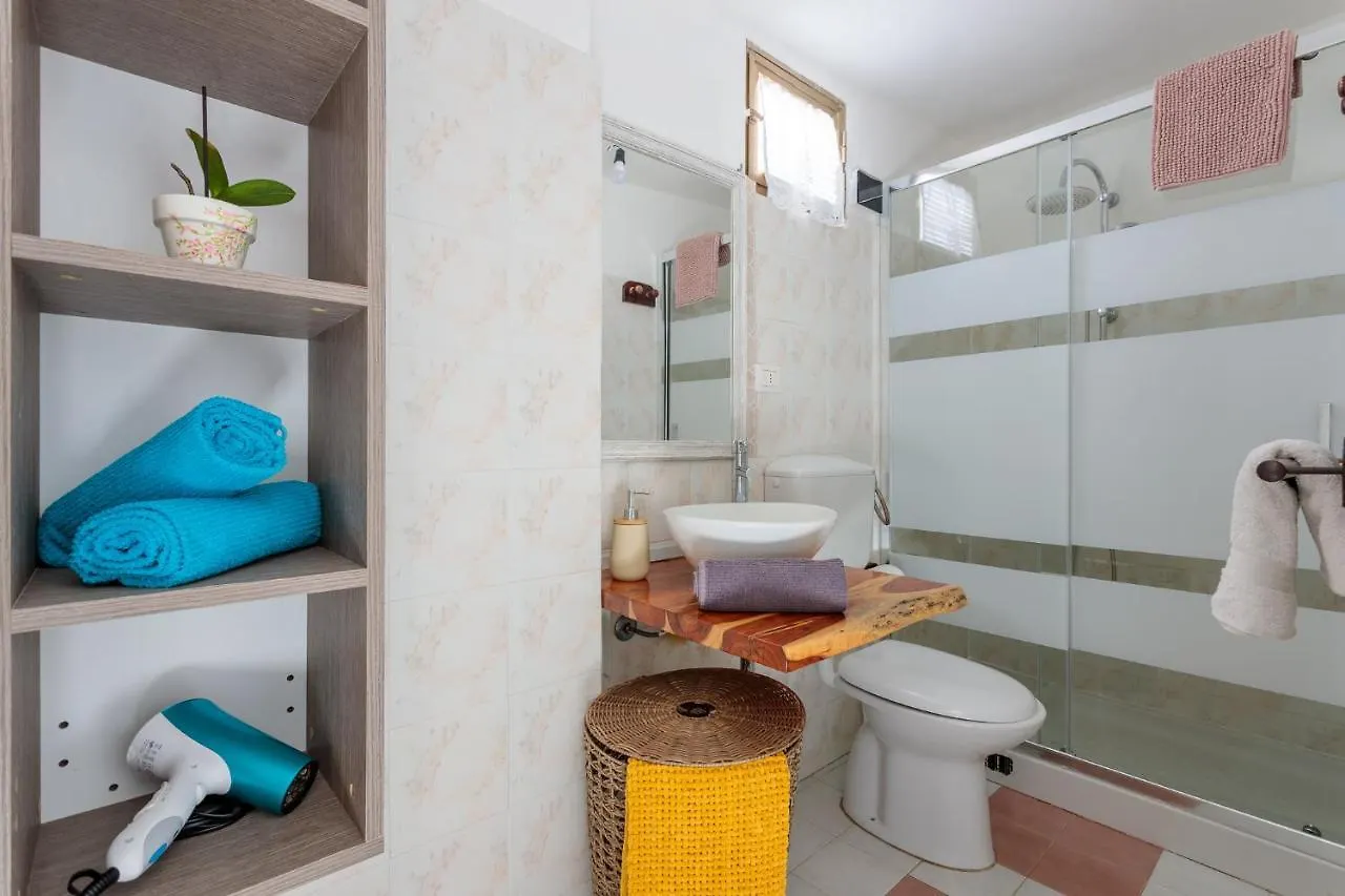 Tiria House Bosa - Casa Vacanze 0*,  إيطاليا